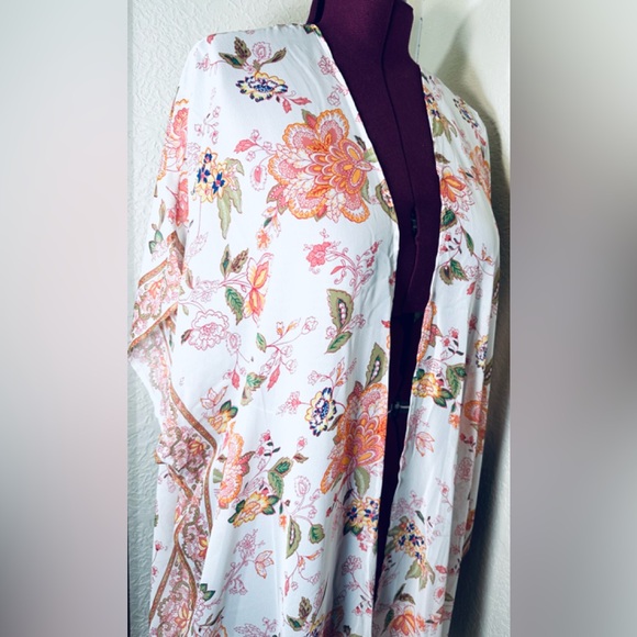 $50 EUC One size Plus fits 1x-6x
Lane Bryant Maxi Chiffon Overpiece - Picture 9 of 11